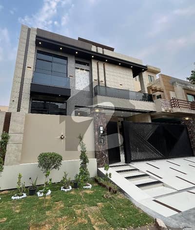 10 Marla modren luxury house for rent phase 7 DHA Lahore