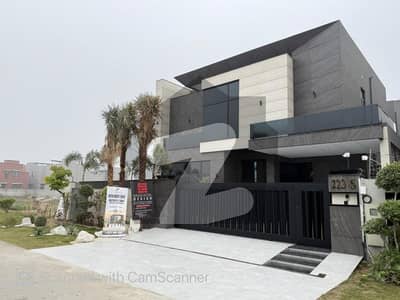 ڈی ایچ اے فیز 8 ڈیفنس (ڈی ایچ اے),لاہور میں 5 کمروں کا 1 کنال مکان 11.75 کروڑ میں برائے فروخت۔