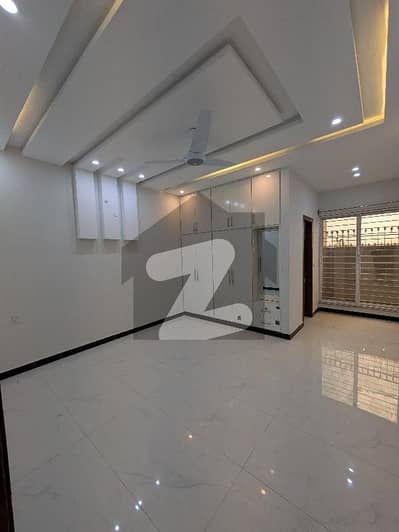 GULBERG RESIDENCIA 7 MGROUND FLOOR FOR RENT WITH SOLAR