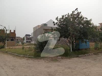 بحریہ ٹاؤن فیز 8 ۔ عمر بلاک بحریہ ٹاؤن فیز 8 ۔ سفاری ویلی,بحریہ ٹاؤن فیز 8,بحریہ ٹاؤن راولپنڈی,راولپنڈی میں 7 مرلہ رہائشی پلاٹ 65.0 لاکھ میں برائے فروخت۔