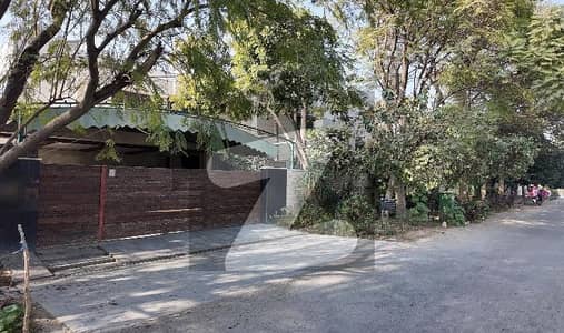 ڈی ایچ اے فیز 6 - بلاک کے فیز 6,ڈیفنس (ڈی ایچ اے),لاہور میں 5 کمروں کا 4 کنال مکان 60.0 کروڑ میں برائے فروخت۔