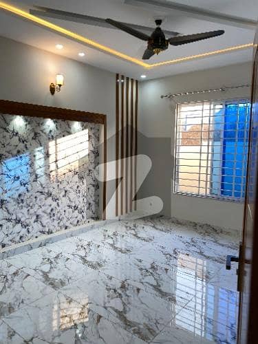 سی بی آر ٹاؤن اسلام آباد میں 3 کمروں کا 12 مرلہ بالائی پورشن 80.0 ہزار میں کرایہ پر دستیاب ہے۔ سی بی آر ٹاؤن اسلام آباد میں 3 کمروں کا 12 مرلہ بالائی پورشن 80.0 ہزار میں کرایہ پر دستیاب ہے۔