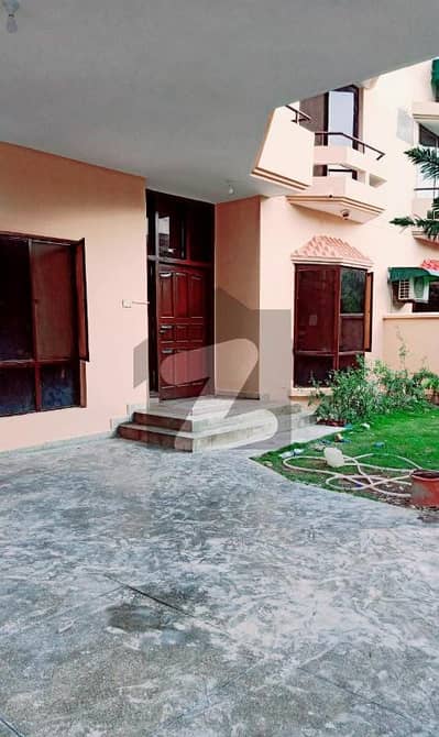 عسکری 5 عسکری,لاہور میں 3 کمروں کا 1 کنال مکان 7.0 کروڑ میں برائے فروخت۔