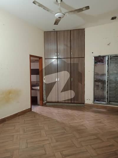 پنجاب سمال انڈسٹریز کالونی لاہور میں 2 کمروں کا 7 مرلہ زیریں پورشن 51.0 ہزار میں کرایہ پر دستیاب ہے۔