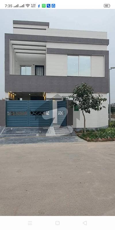 بحریہ آرچرڈ لاہور میں 4 کمروں کا 6 مرلہ مکان 1.55 کروڑ میں برائے فروخت۔