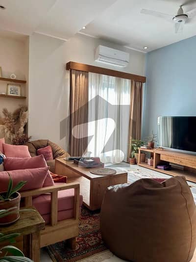 گلبرگ 3 گلبرگ,لاہور میں 2 کمروں کا 5 مرلہ فلیٹ 2.35 لاکھ میں کرایہ پر دستیاب ہے۔