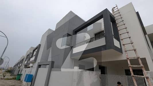 340 Sq Yards Main road Villa For Rent