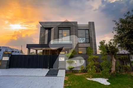 ڈی ایچ اے فیز 7 - بلاک کیو فیز 7,ڈیفنس (ڈی ایچ اے),لاہور میں 5 کمروں کا 1 کنال مکان 7.86 کروڑ میں برائے فروخت۔