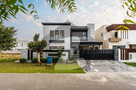 ڈی ایچ اے فیز 7 - بلاک وائے فیز 7,ڈیفنس (ڈی ایچ اے),لاہور میں 5 کمروں کا 1 کنال مکان 7.55 کروڑ میں برائے فروخت۔