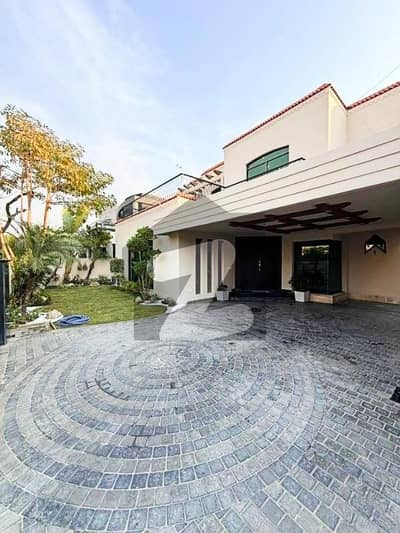 ڈی ایچ اے فیز 5 ڈیفنس (ڈی ایچ اے),لاہور میں 5 کمروں کا 1 کنال مکان 8.2 کروڑ میں برائے فروخت۔