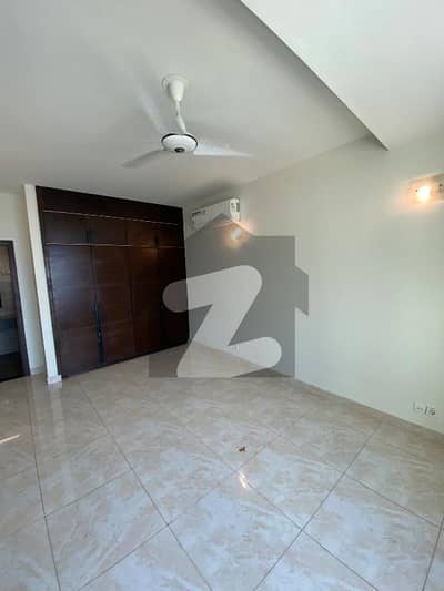 عمار پرل ٹاورز امارکریسنٹ بے,ڈی ایچ اے فیز 8,ڈی ایچ اے ڈیفینس,کراچی میں 3 کمروں کا 11 مرلہ فلیٹ 3.1 لاکھ میں کرایہ پر دستیاب ہے۔ عمار پرل ٹاورز امارکریسنٹ بے,ڈی ایچ اے فیز 8,ڈی ایچ اے ڈیفینس,کراچی میں 3 کمروں کا 11 مرلہ فلیٹ 3.1 لاکھ میں کرایہ پر دستیاب ہے۔