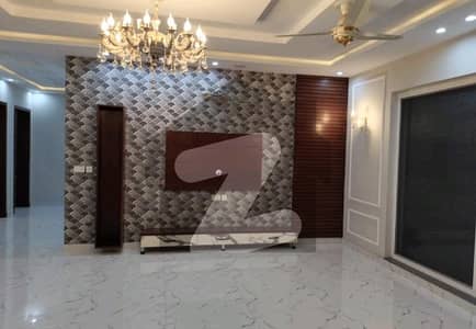 A Well Designed House Is Up For sale In An Ideal Location In Lahore