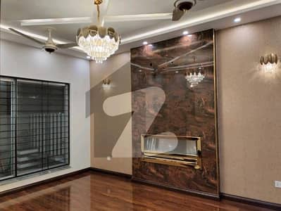 Spacious House Is Available For sale In Ideal Location Of Bahria Town - Block BB