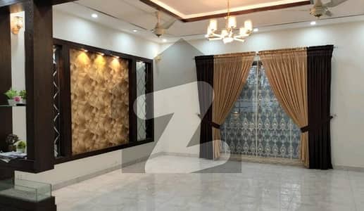 Bahria Town - Umar Block 8 Marla House Up For sale