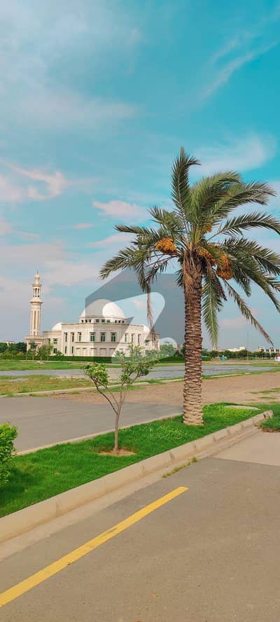 بحریہ آرچرڈ لاہور میں 10 مرلہ رہائشی پلاٹ 50.0 لاکھ میں برائے فروخت۔