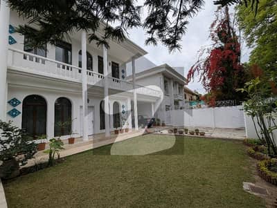 ایف ۔ 7 اسلام آباد میں 5 کمروں کا 1 کنال مکان 5.0 لاکھ میں کرایہ پر دستیاب ہے۔