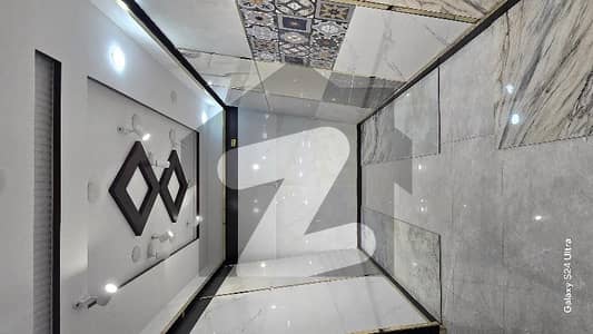 MODREN MINIMALIST 3 BED NEXT TO CORNER HOUSE NEAR 58KANAL PARK PRIME LOCATION NEAR 100FT MAIN ROAD