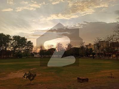 ویلینشیاء ۔ بلاک سی 1 ویلینشیاء ہاؤسنگ سوسائٹی,لاہور میں 1 کنال رہائشی پلاٹ 4.35 کروڑ میں برائے فروخت۔