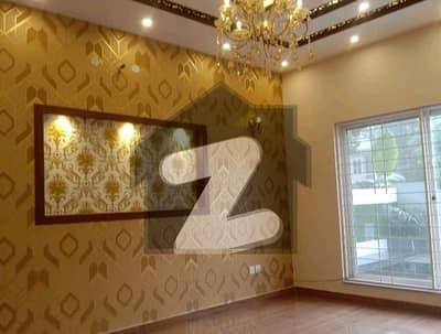 A House Of 1 Kanal In Bahria Town - Sector E