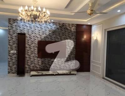 Investors Should Sale This House Located Ideally In Bahria Town