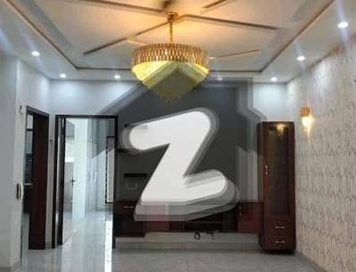 بحریہ ٹاؤن سیکٹر سی بحریہ ٹاؤن,لاہور میں 3 کمروں کا 5 مرلہ مکان 2.0 کروڑ میں برائے فروخت۔