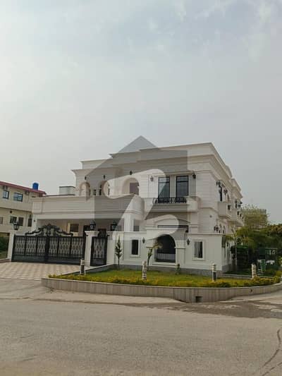 جی ۔ 13/2 جی ۔ 13,اسلام آباد میں 6 کمروں کا 1 کنال مکان 17.5 کروڑ میں برائے فروخت۔