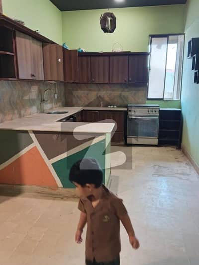 گلستانِِ جوہر ۔ بلاک 15 گلستانِ جوہر,کراچی میں 2 کمروں کا 4 مرلہ بالائی پورشن 35.0 ہزار میں کرایہ پر دستیاب ہے۔