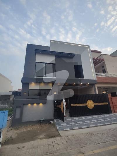 ڈریم گارڈنز ڈیفینس روڈ,لاہور میں 6 کمروں کا 7 مرلہ مکان 3.6 کروڑ میں برائے فروخت۔