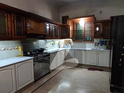 240 Sq/Yd Banglow Available For Rent