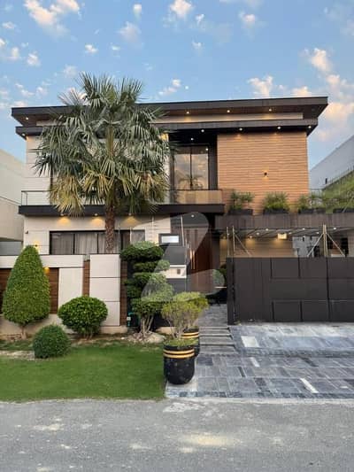 1 Kanal Slightly Used Ultra Modern Designer House For Sale In DHA Rahber Phase 1