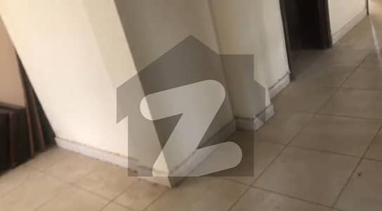 عمارکینیان ویوز اسلام آباد میں 4 کمروں کا 1 کنال مکان 6.2 کروڑ میں برائے فروخت۔