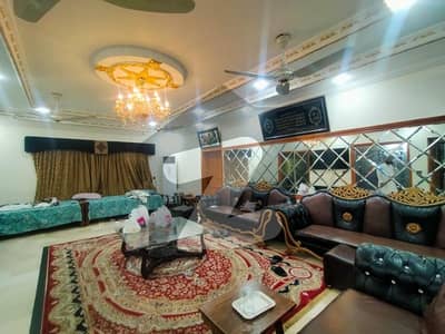 ویلینشیاء ہاؤسنگ سوسائٹی لاہور میں 5 کمروں کا 16 مرلہ مکان 2.15 لاکھ میں کرایہ پر دستیاب ہے۔