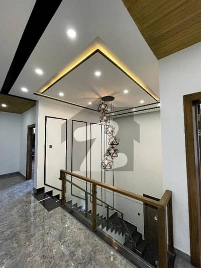 ایسٹ کینال روڈ کینال روڈ,فیصل آباد میں 5 کمروں کا 1 کنال مکان 8.5 کروڑ میں برائے فروخت۔ ایسٹ کینال روڈ کینال روڈ,فیصل آباد میں 5 کمروں کا 1 کنال مکان 8.5 کروڑ میں برائے فروخت۔