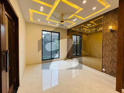 ڈی ایچ اے فیز 6 ڈیفنس (ڈی ایچ اے),لاہور میں 3 کمروں کا 1 کنال بالائی پورشن 1.2 لاکھ میں کرایہ پر دستیاب ہے۔