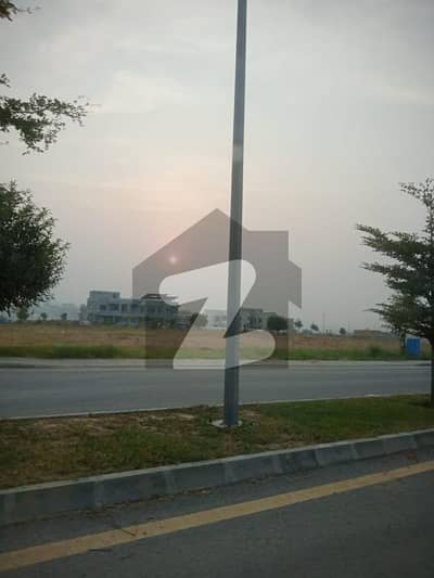 ڈی ایچ اے فیز 5 - سیکٹر ڈی ڈی ایچ اے ڈیفینس فیز 5,ڈی ایچ اے ڈیفینس,اسلام آباد میں 1 کنال رہائشی پلاٹ 3.15 کروڑ میں برائے فروخت۔