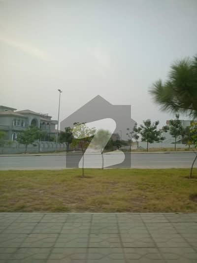 ڈی ایچ اے فیز 5 - سیکٹر سی ڈی ایچ اے ڈیفینس فیز 5,ڈی ایچ اے ڈیفینس,اسلام آباد میں 1 کنال رہائشی پلاٹ 3.35 کروڑ میں برائے فروخت۔