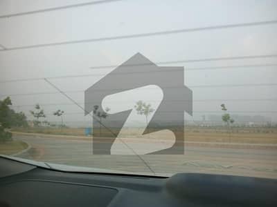 ڈی ایچ اے فیز 5 - سیکٹر سی ڈی ایچ اے ڈیفینس فیز 5,ڈی ایچ اے ڈیفینس,اسلام آباد میں 1 کنال رہائشی پلاٹ 3.3 کروڑ میں برائے فروخت۔