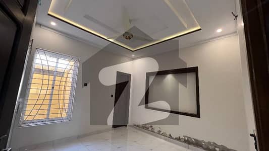 سوان گارڈن اسلام آباد میں 1 کمرے کا 1 مرلہ فلیٹ 18.5 لاکھ میں برائے فروخت۔