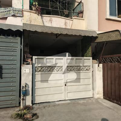 ایڈن لین ولاز 2 ایڈن,لاہور میں 2 کمروں کا 5 مرلہ زیریں پورشن 75.0 لاکھ میں برائے فروخت۔