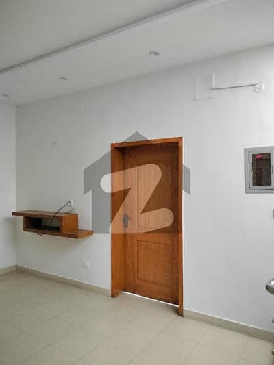 سپر ٹاون لاہور میں 3 کمروں کا 5 مرلہ مکان 2.4 کروڑ میں برائے فروخت۔