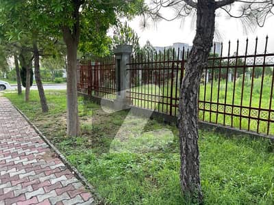 Gulberg Green Block A 10series 10kanal Developed Possession With BoundaryWall Plot Available For Sale Gulberg Green Block A 10series 10kanal Developed Possession With BoundaryWall Plot Available For Sale