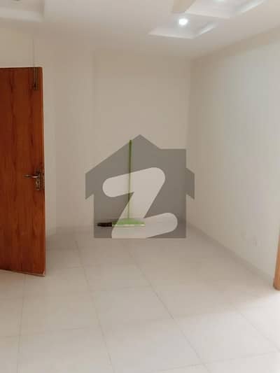 corner 2 bed flat for rent 2nd floor