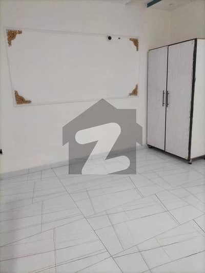 فضائیہ ہاؤسنگ سکیم لاہور میں 1 کمرے کا 3 مرلہ فلیٹ 28.0 ہزار میں کرایہ پر دستیاب ہے۔