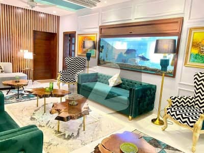 بحریہ ٹاؤن فیز 7 بحریہ ٹاؤن راولپنڈی,راولپنڈی میں 7 کمروں کا 10 مرلہ مکان 5.25 کروڑ میں برائے فروخت۔