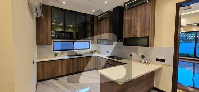 ڈی ایچ اے فیز 7 - بلاک ایس فیز 7,ڈیفنس (ڈی ایچ اے),لاہور میں 5 کمروں کا 1 کنال مکان 12.0 کروڑ میں برائے فروخت۔