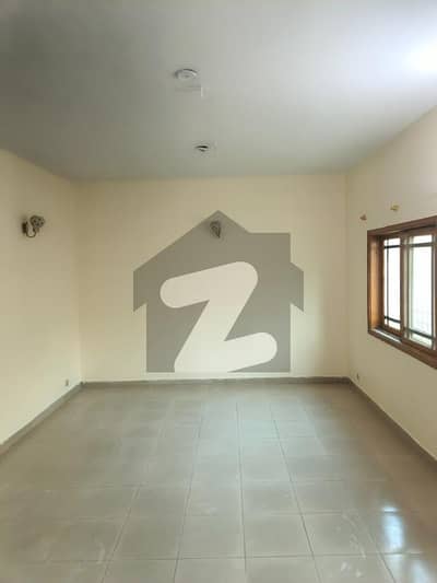 GROUND FLOOR THREE BED D/L FB AREA BLOCK 13 AVAILABLE FOR RENT