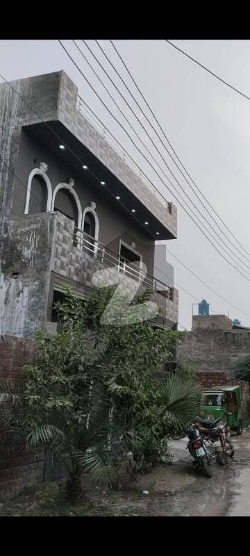 حمزہ ٹاؤن فیز 2 حمزہ ٹاؤن,لاہور میں 5 کمروں کا 5 مرلہ مکان 1.3 کروڑ میں برائے فروخت۔