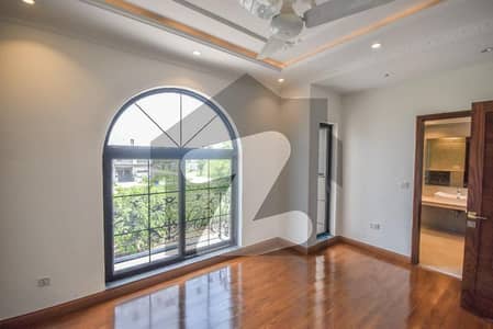 Luxury 10 Marla Residence In Phase 7 Ready To Move