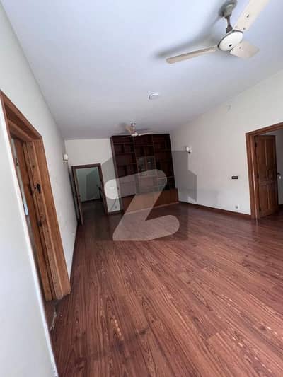 A Centrally Located House Is Available For Rent In New Garden Town