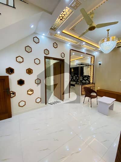 واپڈا ٹاؤن فیز 1 واپڈا ٹاؤن,لاہور میں 5 کمروں کا 10 مرلہ مکان 4.35 کروڑ میں برائے فروخت۔